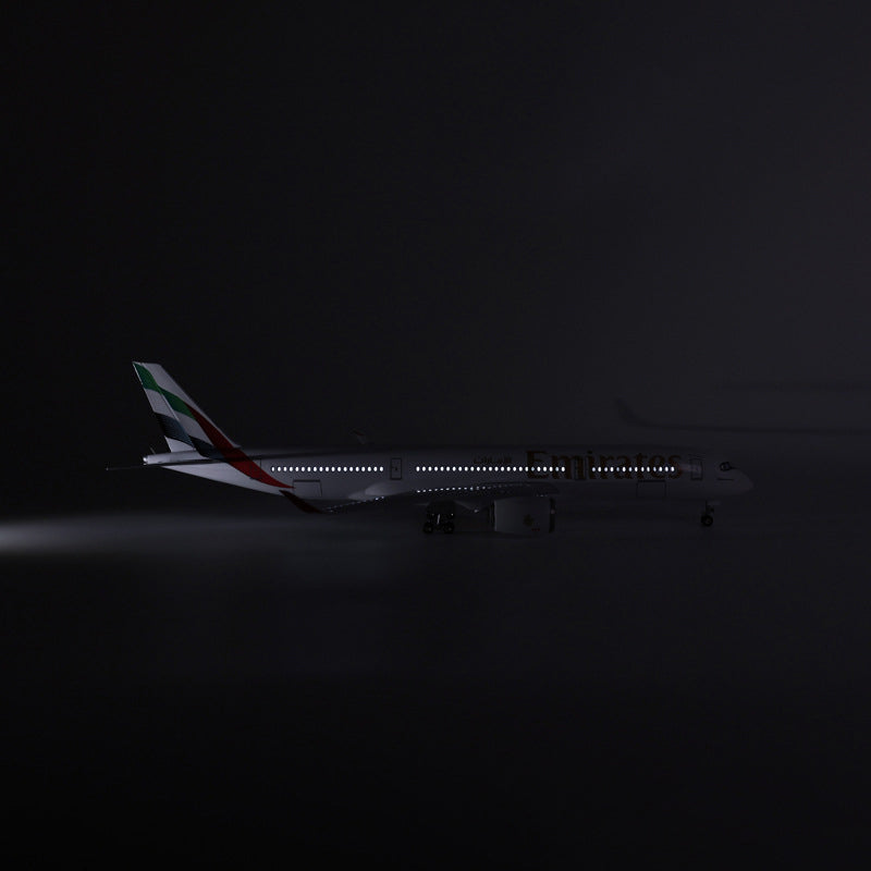 Emirates Airbus A350 Airplane Model (1/142 Scale)