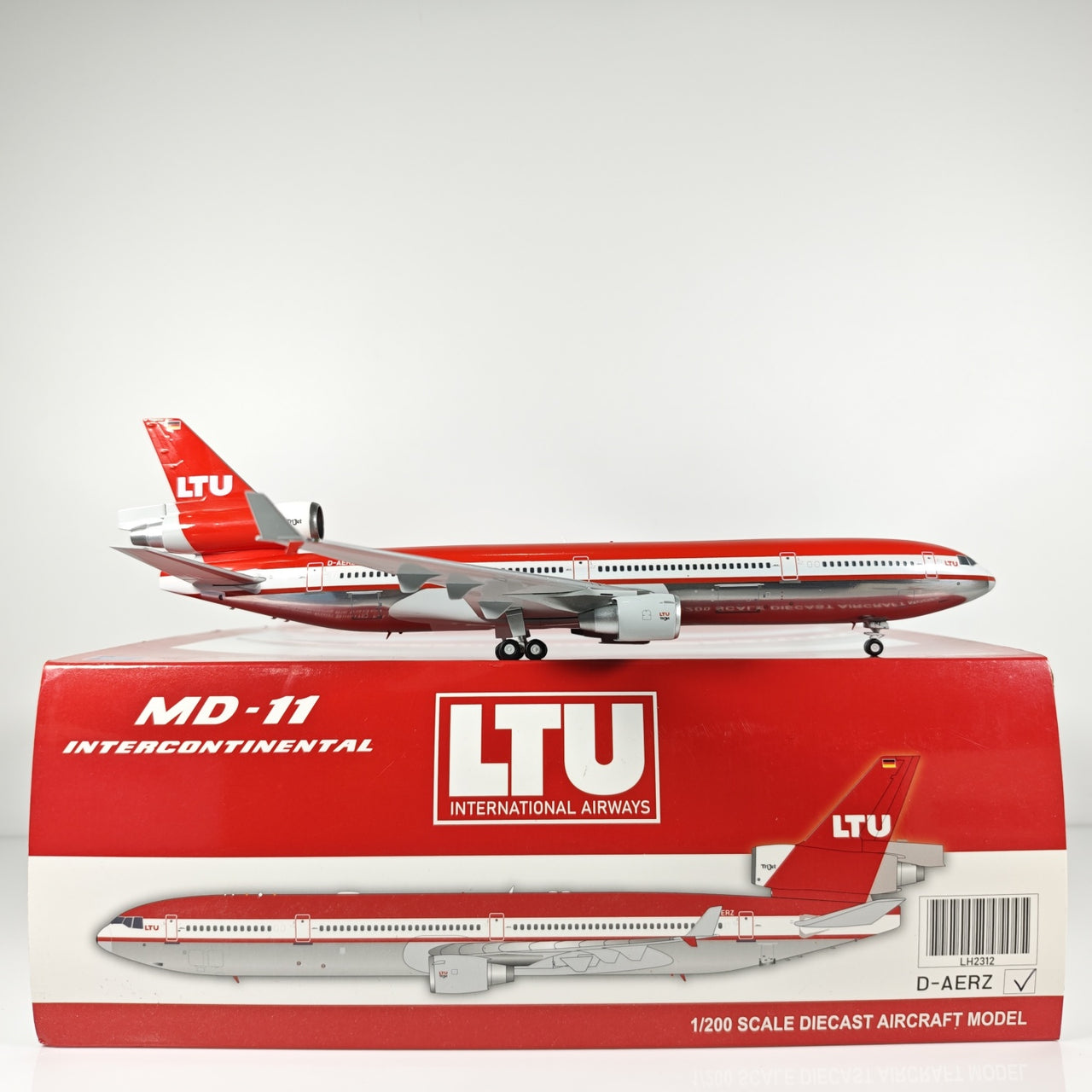 Finnair Airlines McDonnell DouglasANK MD-11 OH-LGG Airplane Model (1/400 Scale)