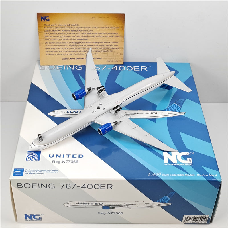 United Airlines Boeing B767-400ER N77066 Airplane Model (1:400 Scale)