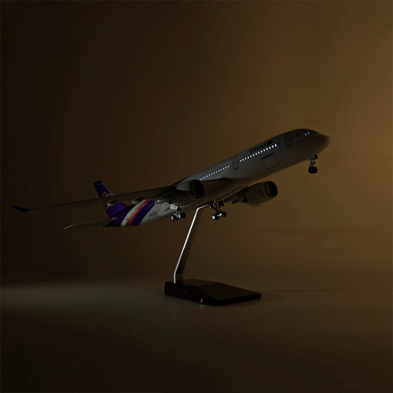Thai Airways Airbus A350 Airplane Model (1/142 Scale)