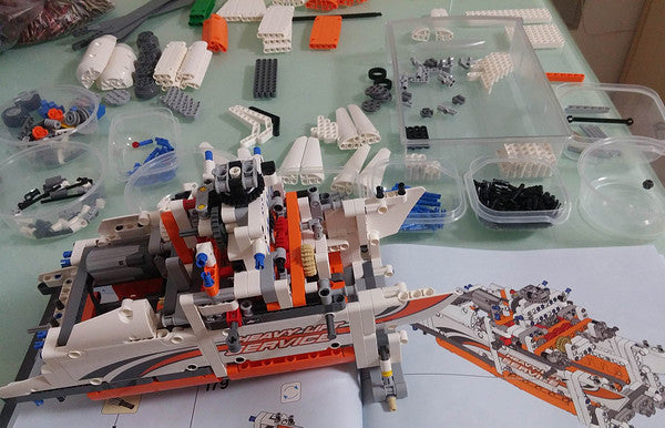 Twin-rotor Transport Helicopter Building Set (Motorised Spinning Rotors)