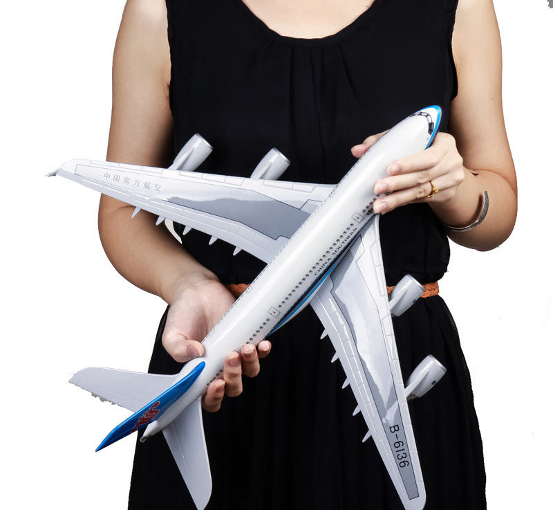 China Southern Airline Airbus A380 Airplane Model (1/142 Scale)