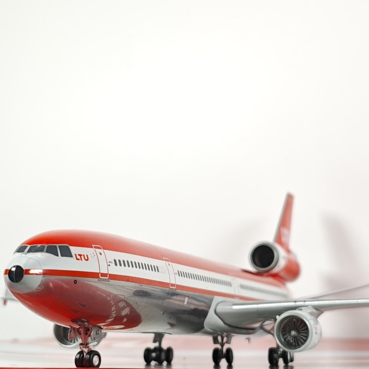 Finnair Airlines McDonnell DouglasANK MD-11 OH-LGG Airplane Model (1/400 Scale)