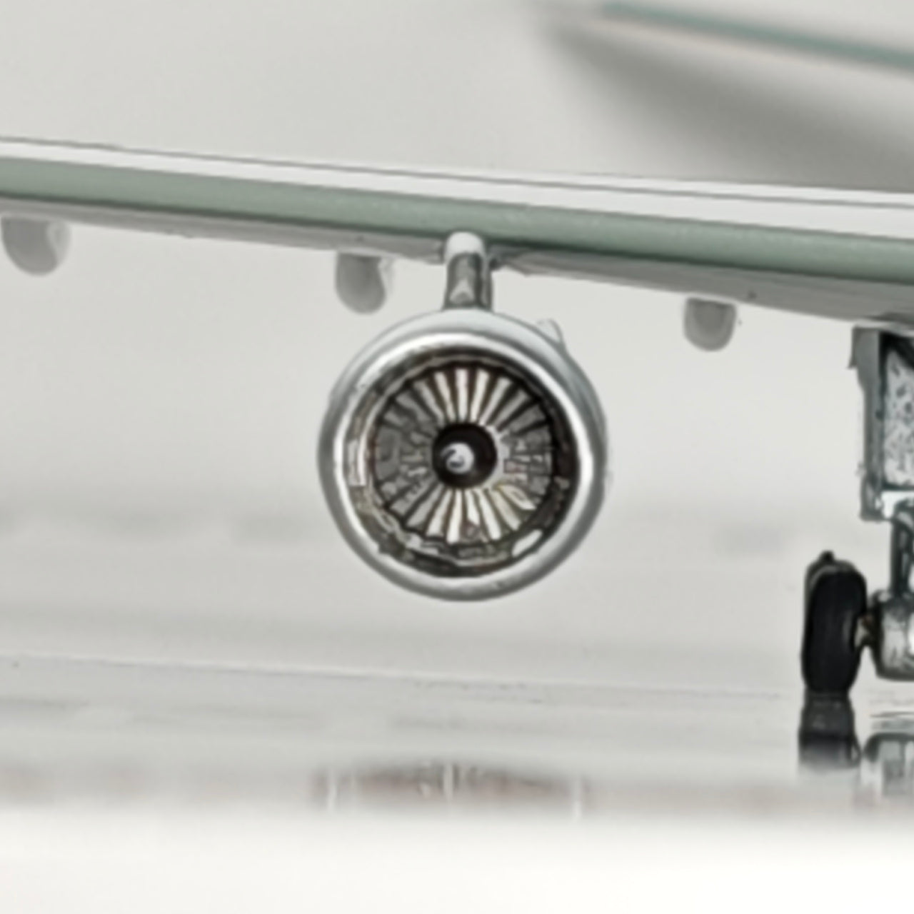 Cathay Pacific Airbus A340-300 B-HMX  Airplane Model 1/400 Scale