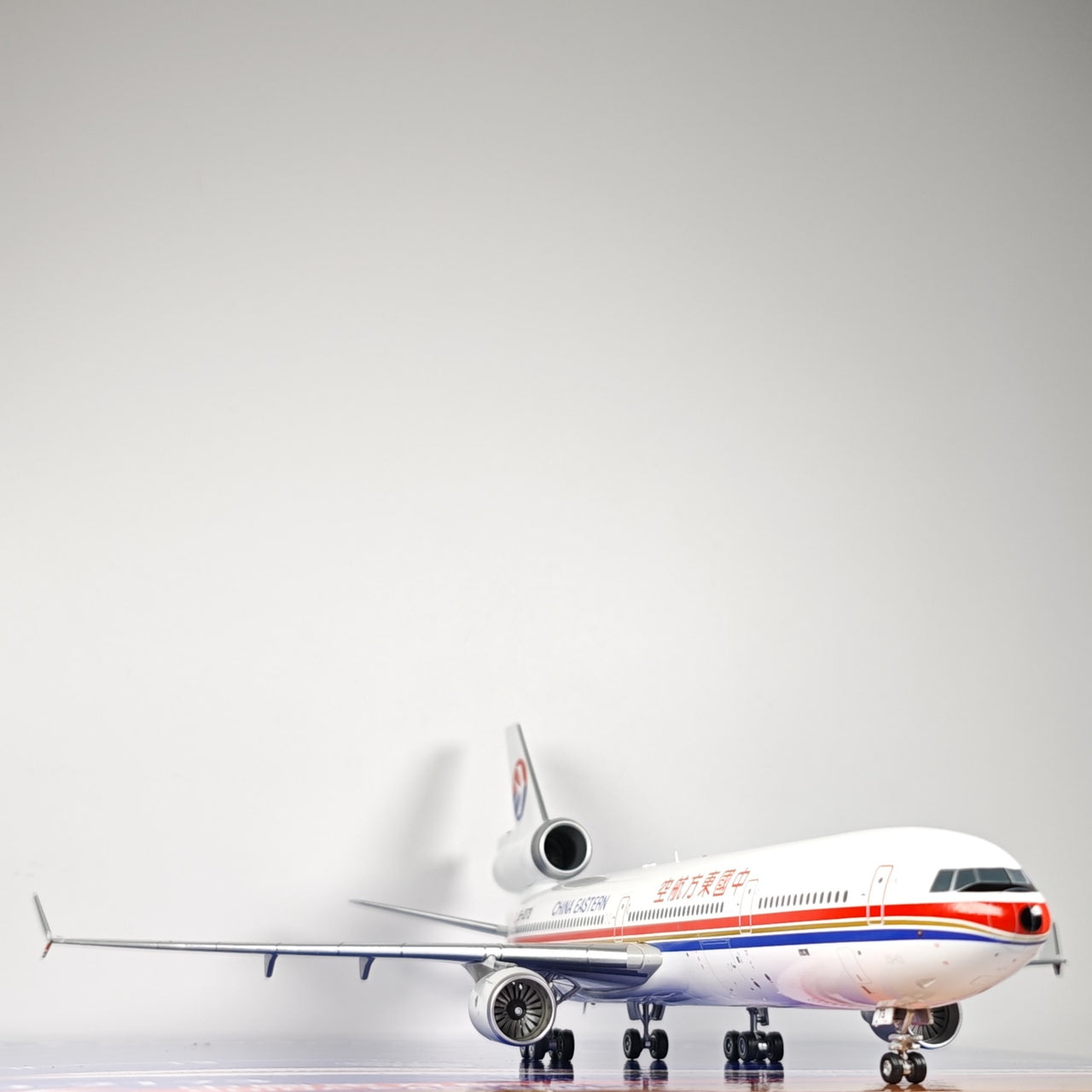 China Eastern Airlines McDonnell Douglas MD-11 B-2173 Airplane Model (1/200 Scale)