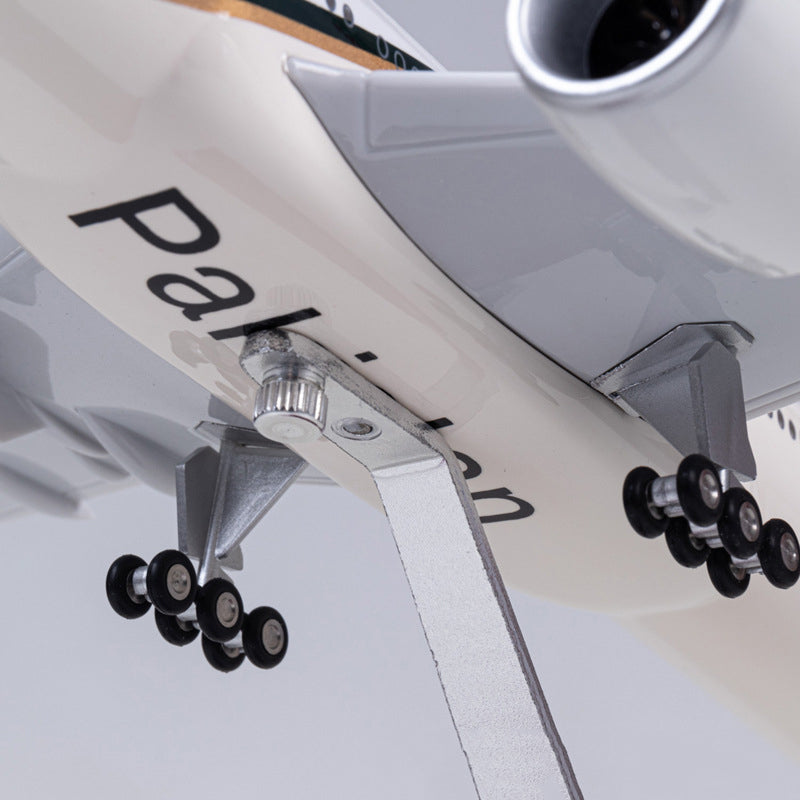 Pakistan Airlines Boeing 777 Airplane Model (1/157 Scale)