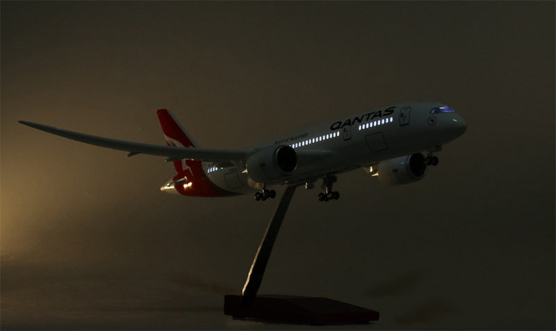 Qantas Airways Boeing 787 Airplane Model (1/130 Scale)