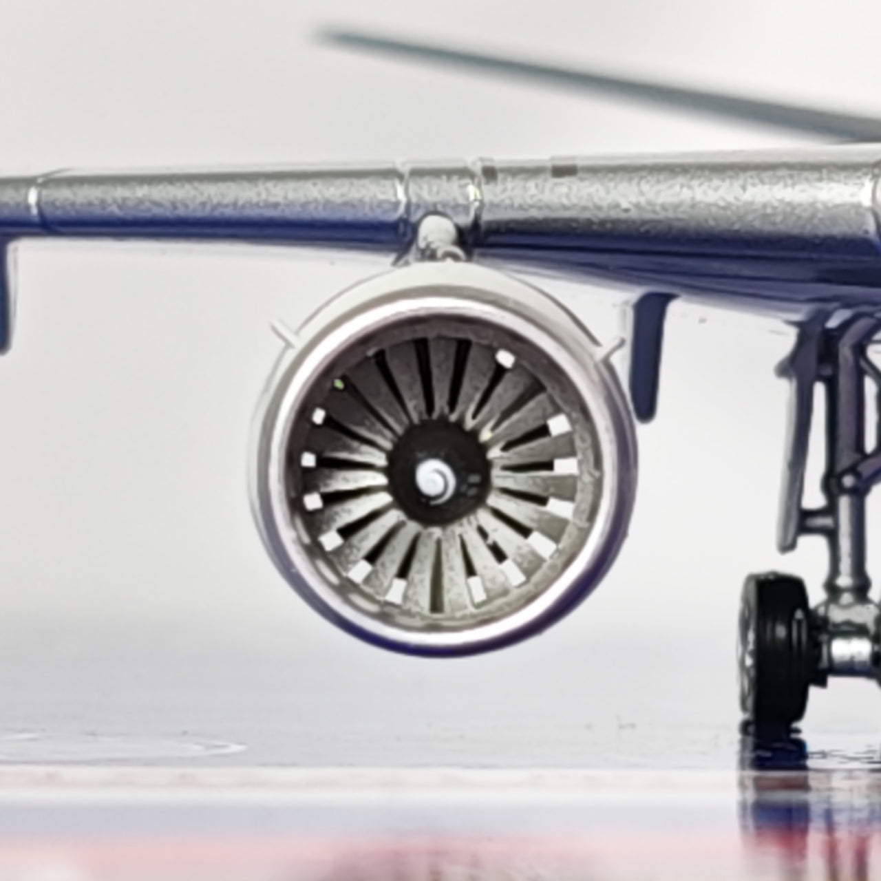 China Eastern Airlines McDonnell Douglas MD-11 B-2173 Airplane Model (1/200 Scale)