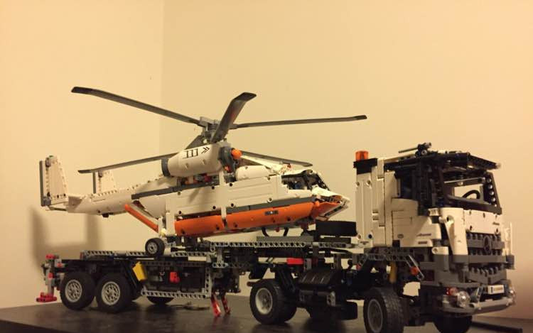 Twin-rotor Transport Helicopter Building Set (Motorised Spinning Rotors)