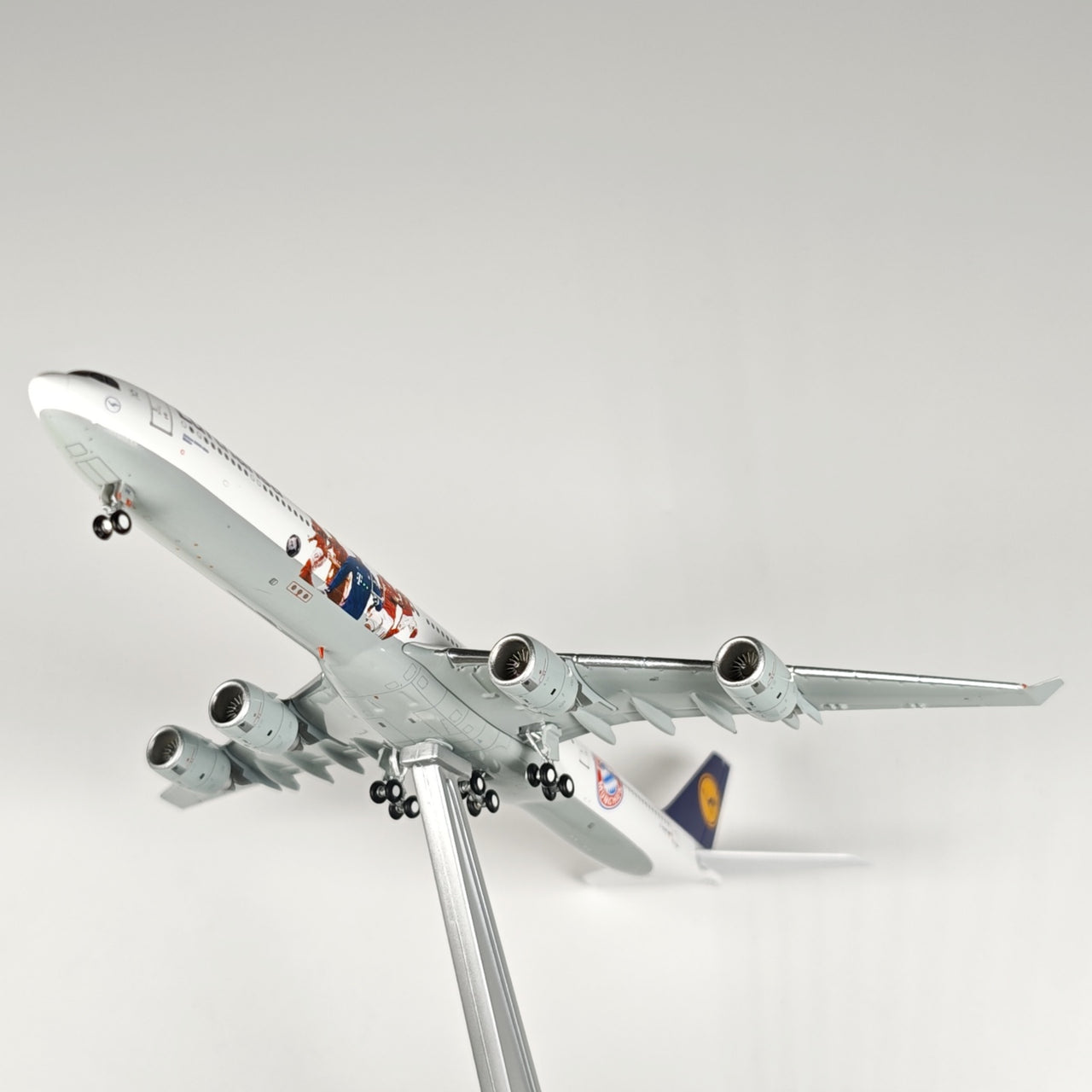 Lufthansa Germany Airbus A340-600 Airplane Model 1/400 Scale