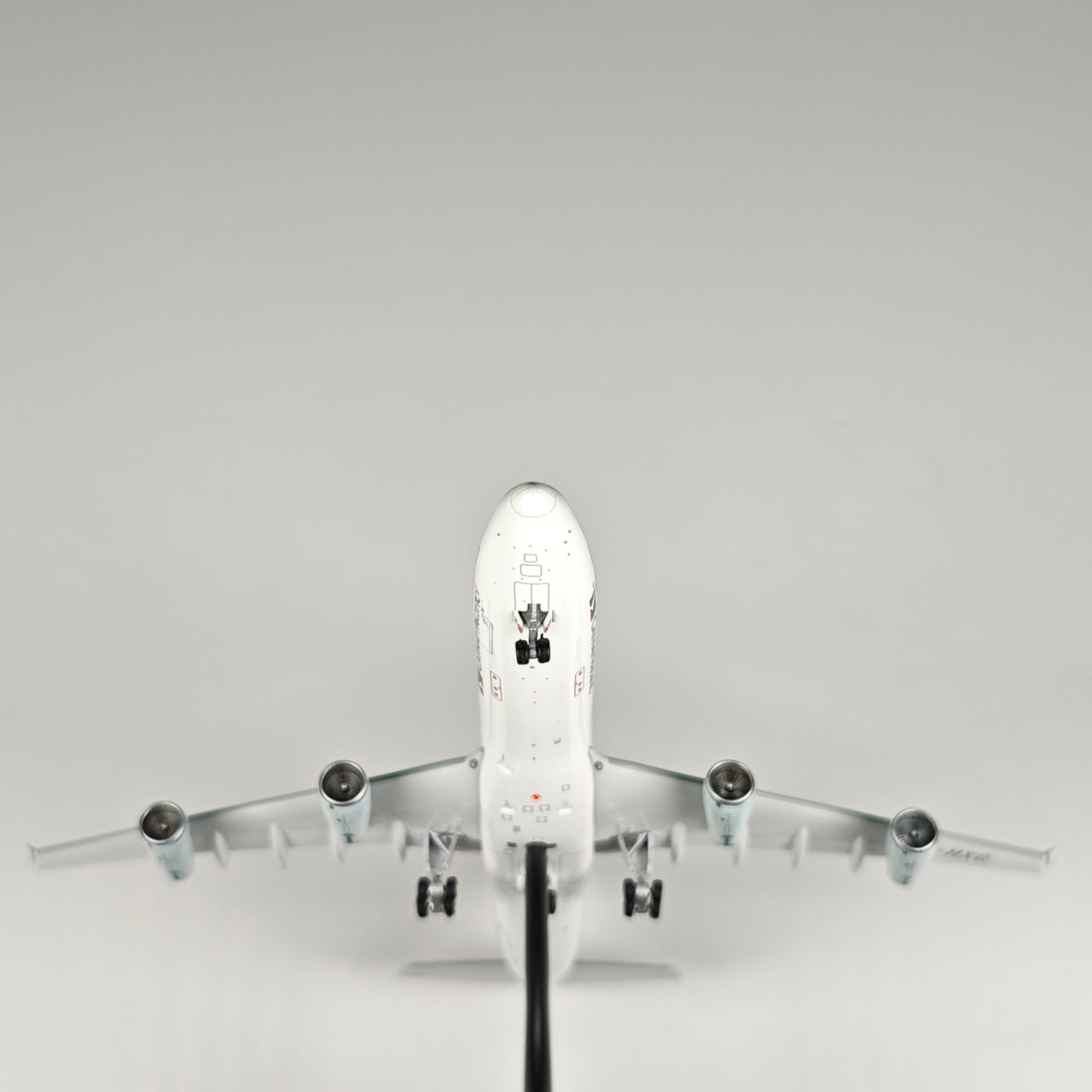 Cathay Pacific Airbus A340-300 B-HXG Airplane Model 1/400 Scale