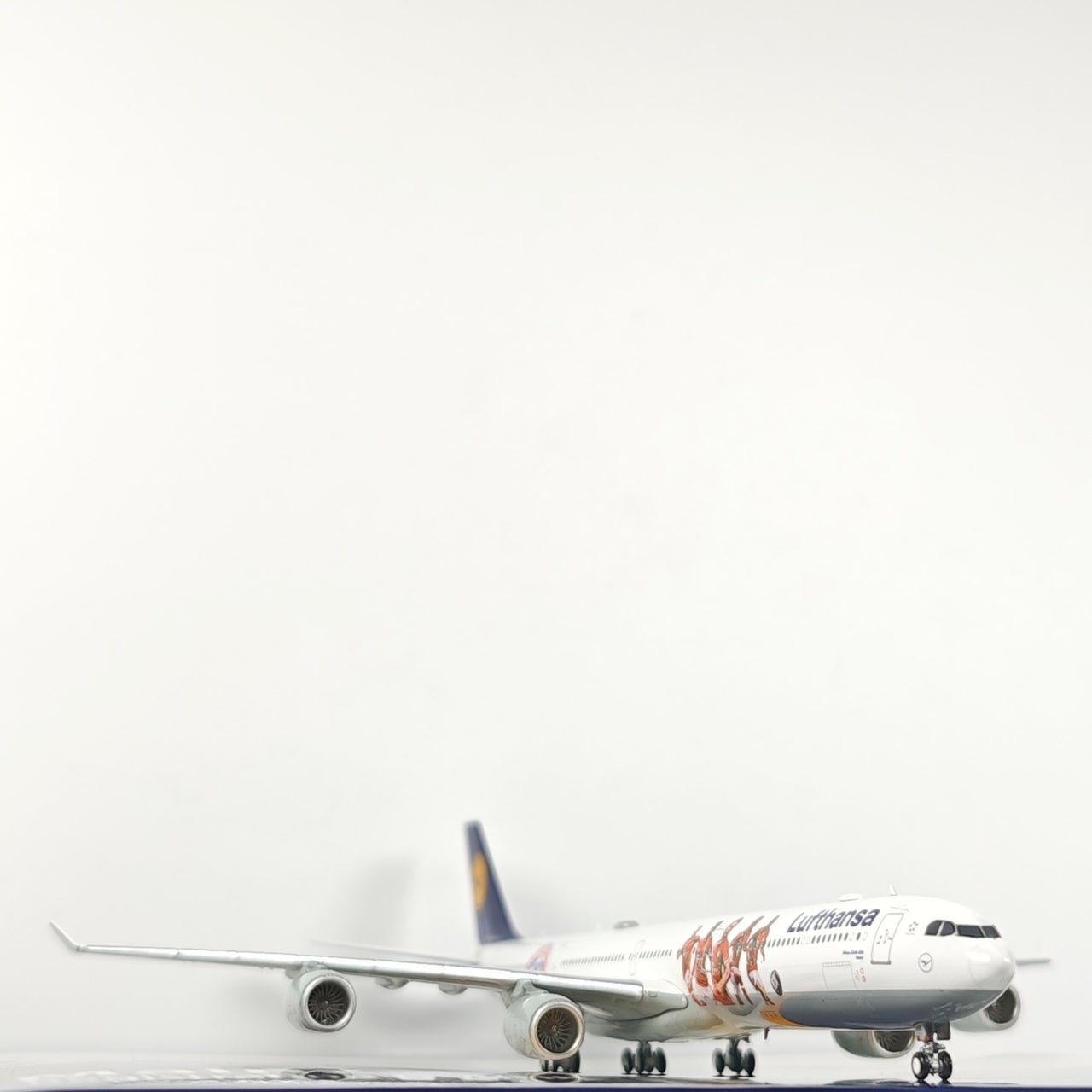 Lufthansa Germany Airbus A340-600 Airplane Model 1/400 Scale