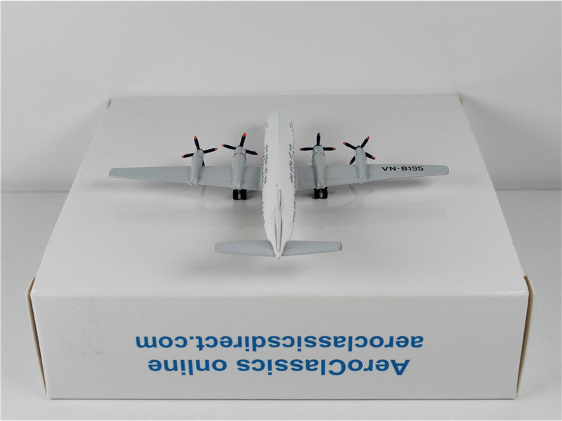 Aero Classics Vietnam Airlines IL-18 VN-B195 Airplane Model 1/400 Scale