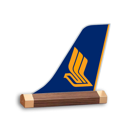Singapore Airlines Tail Logo Desk Models aviation design on premium acrylic and metal 3D airplane tail craft.