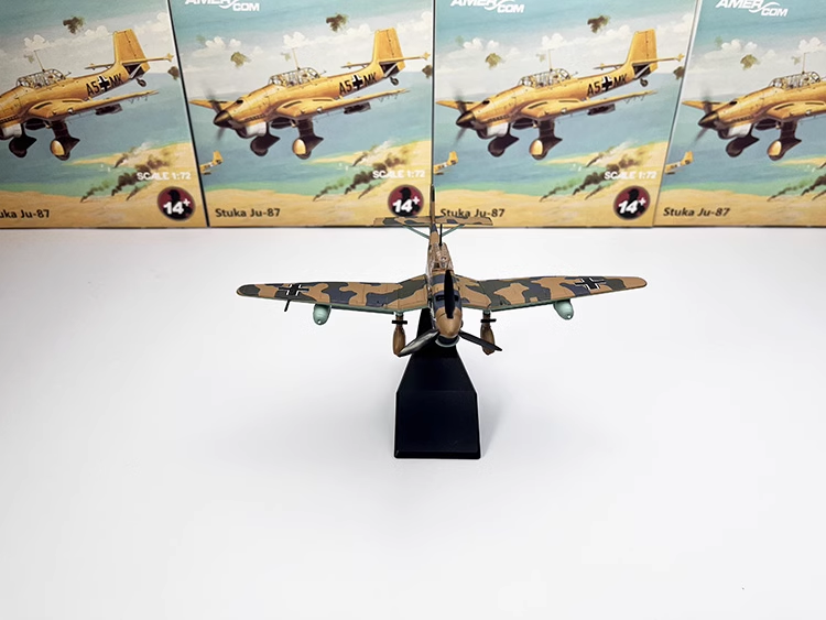 1/72 Junkers Ju 87 Dive Bomber And Ground-Attack Aircraft Airplane Model