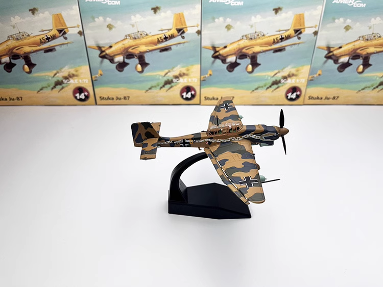 1/72 Junkers Ju 87 Dive Bomber And Ground-Attack Aircraft Airplane Model