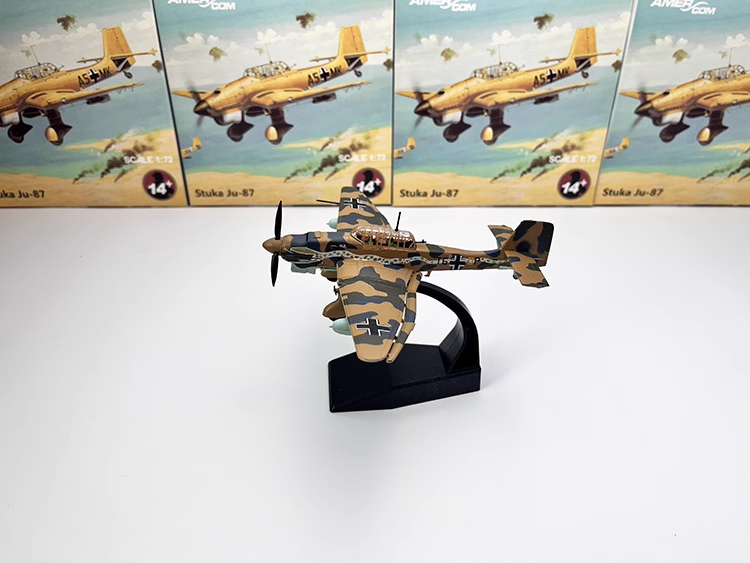 1/72 Junkers Ju 87 Dive Bomber And Ground-Attack Aircraft Airplane Model