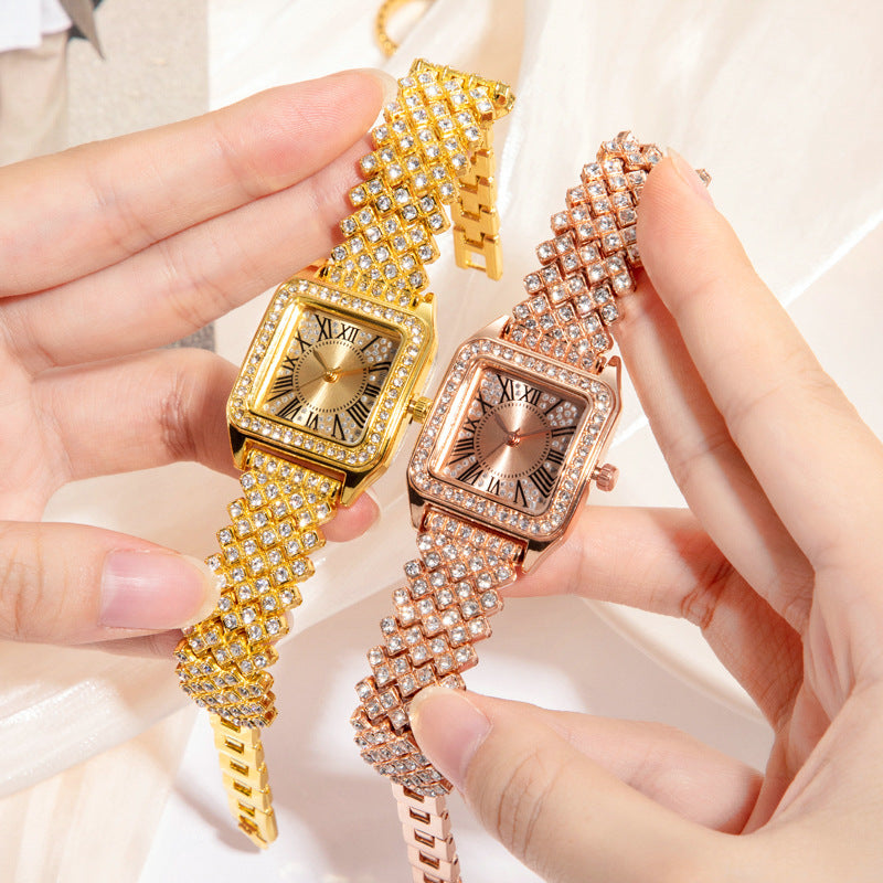 Alloy strap Bracelet Wristwatch Ladies Fashion Women's Watches Luxury Diamond Quartz Watch