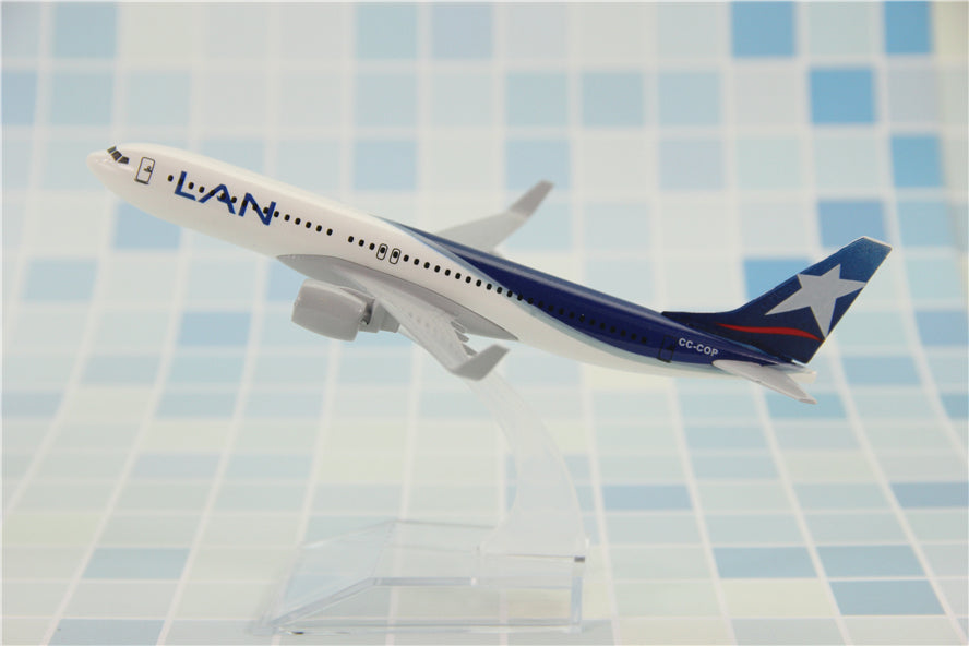 Chile LAN Airlines Boeing737 B737-800 Airplane Model (1/400 Scale)