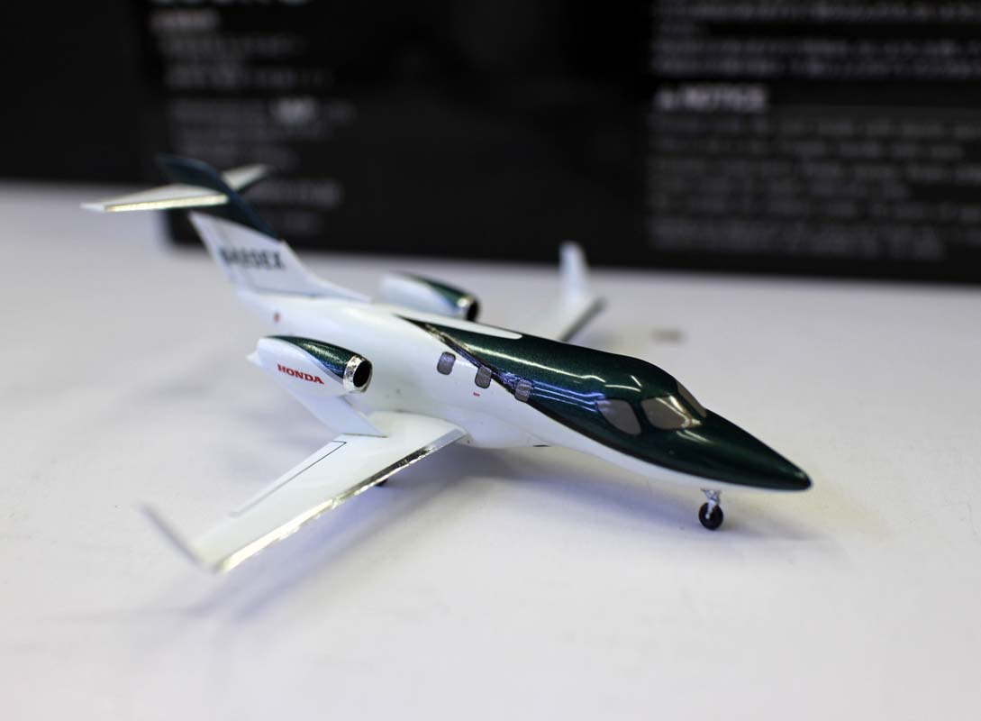 HONDAJET JET Business Jet Small Airplane Model (1/144 Scale)
