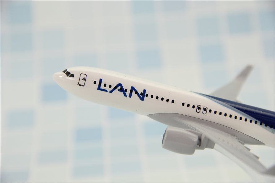 Chile LAN Airlines Boeing737 B737-800 Airplane Model (1/400 Scale)