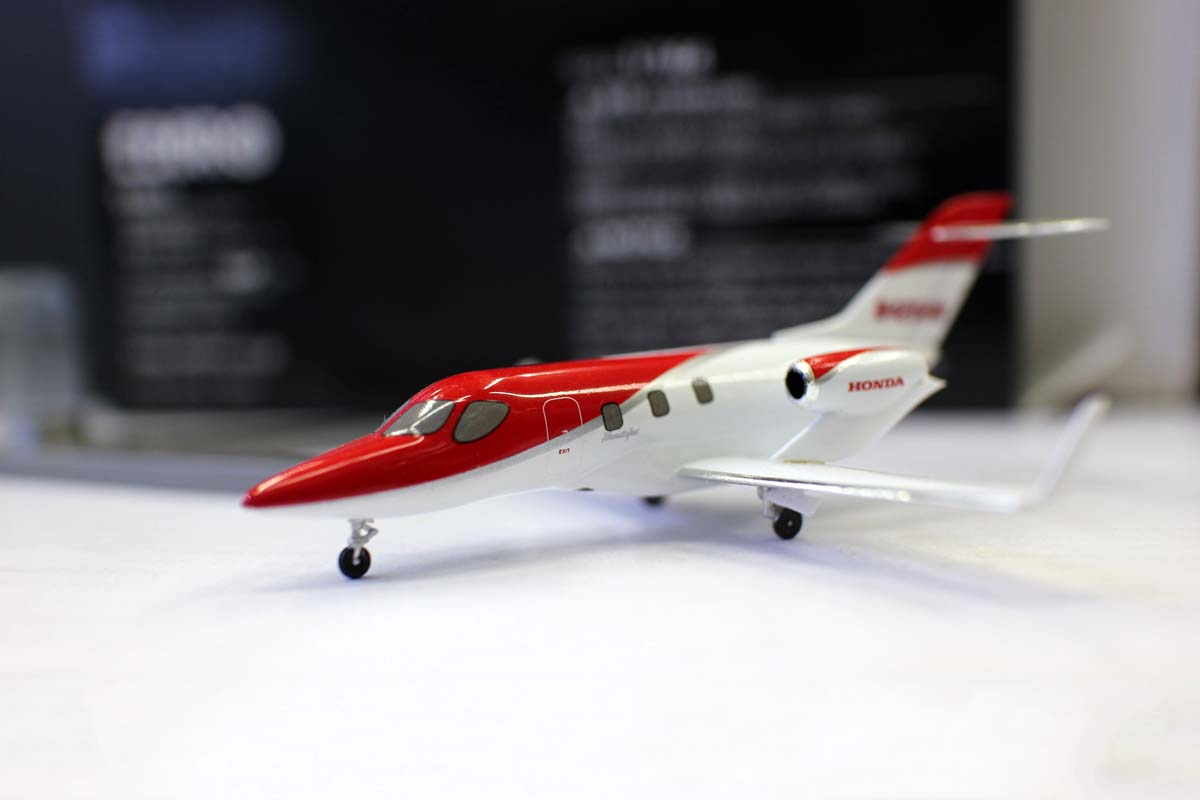 HONDAJET JET Business Jet Small Airplane Model (1/144 Scale)