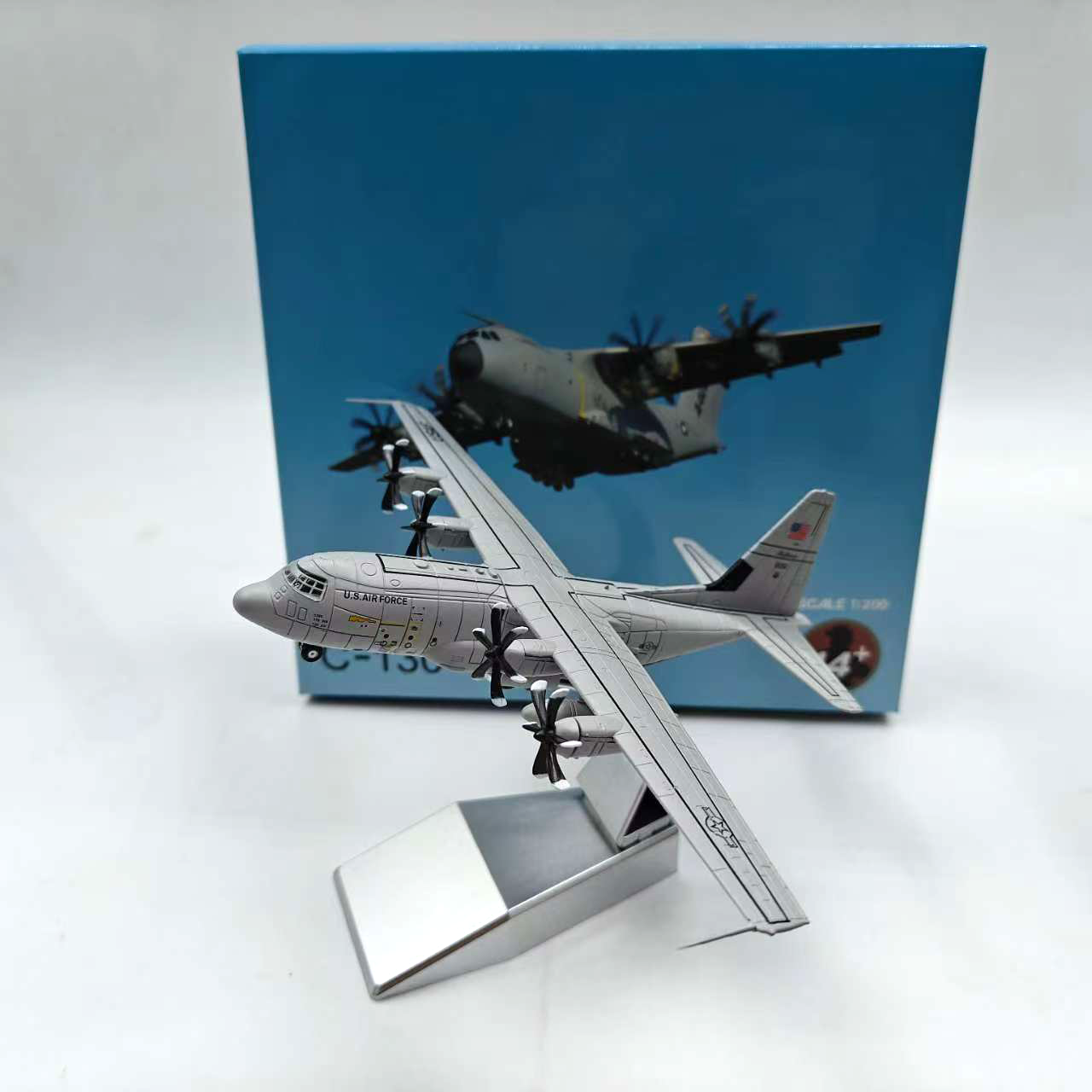 US Air Force C-130J Super Hercules Transport Aircraft Airplane Model Scale 1:200