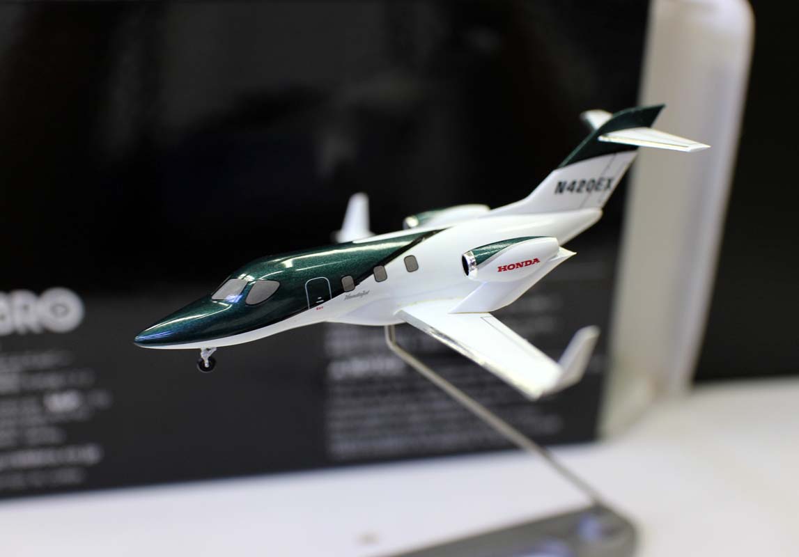 HONDAJET JET Business Jet Small Airplane Model (1/144 Scale)