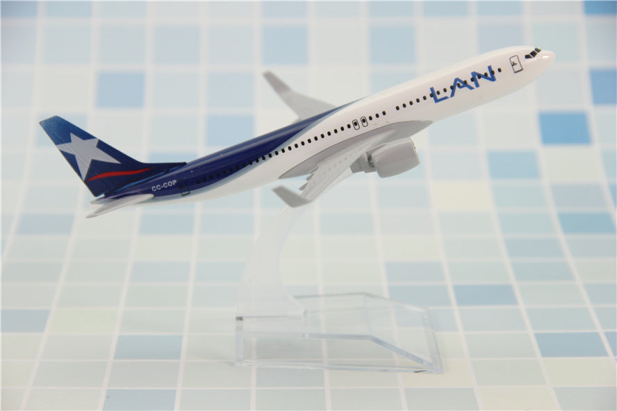 Chile LAN Airlines Boeing737 B737-800 Airplane Model (1/400 Scale)