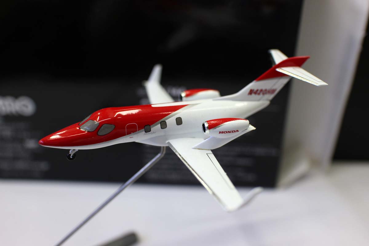 HONDAJET JET Business Jet Small Airplane Model (1/144 Scale)