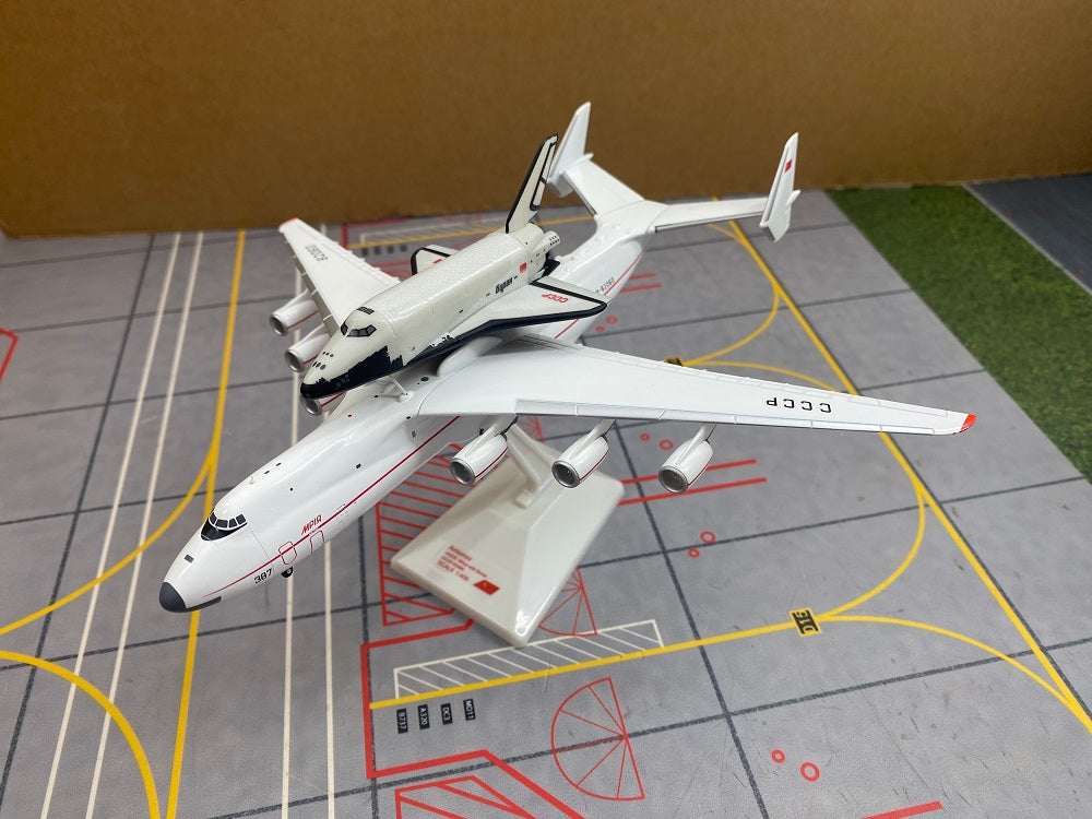 Antonov An-225 AN225 "Mriya" Space Shuttle Blizzard Airplane Model (1/400 Scale)