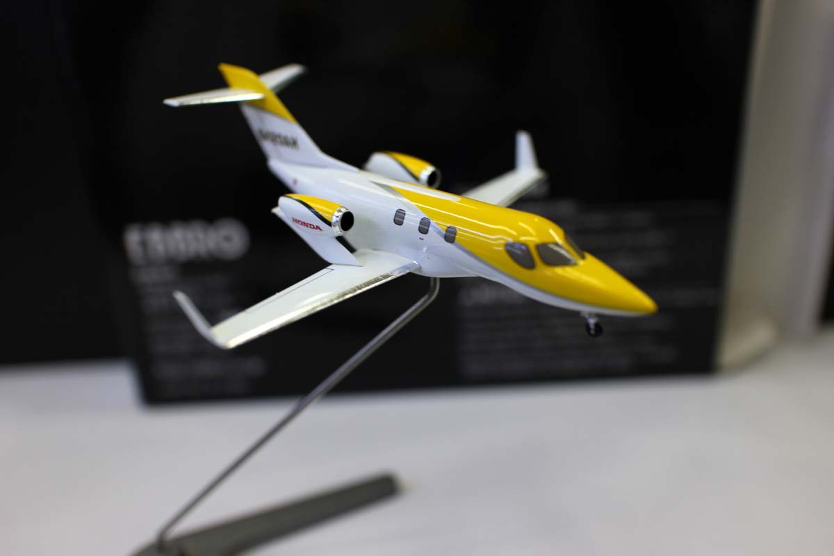 HONDAJET JET Business Jet Small Airplane Model (1/144 Scale)
