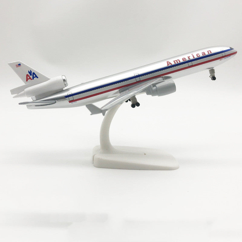 American Airlines McDonnell Douglas MD-11 Airplane Model (1/100 Scale)