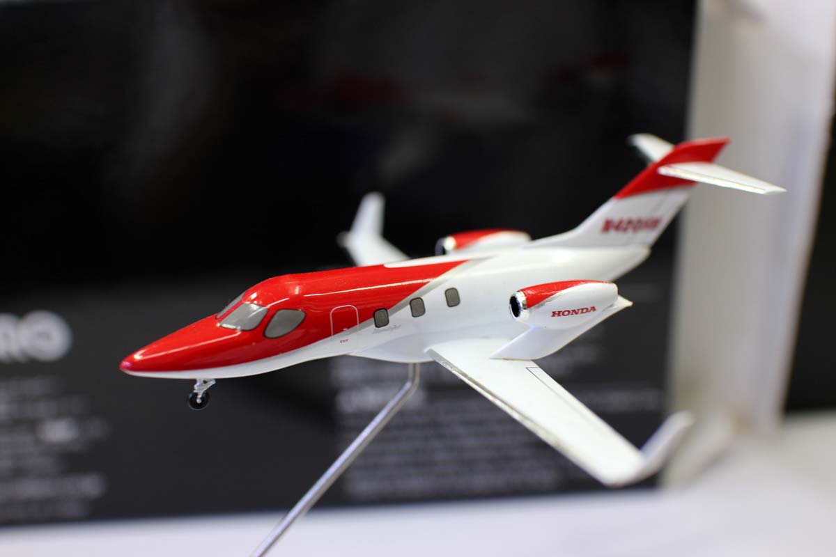 HONDAJET JET Business Jet Small Airplane Model (1/144 Scale)