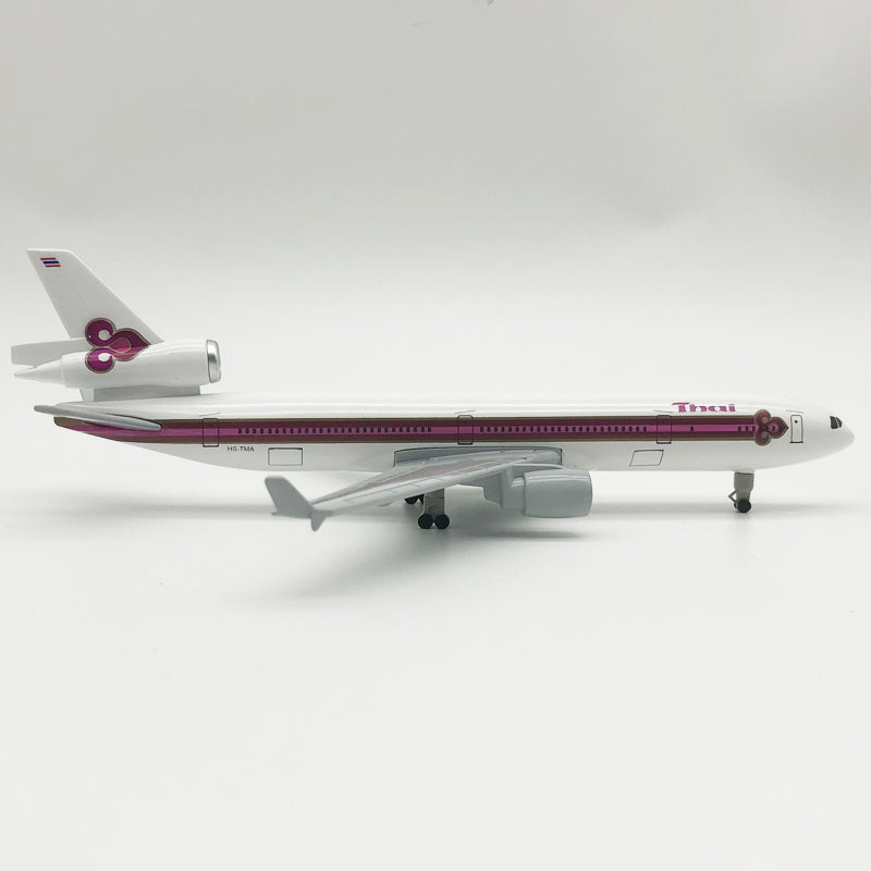 THAI Airlines McDonnell Douglas MD-11 Airplane Model (1/100 Scale)