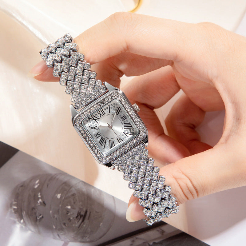 Alloy strap Bracelet Wristwatch Ladies Fashion Women's Watches Luxury Diamond Quartz Watch