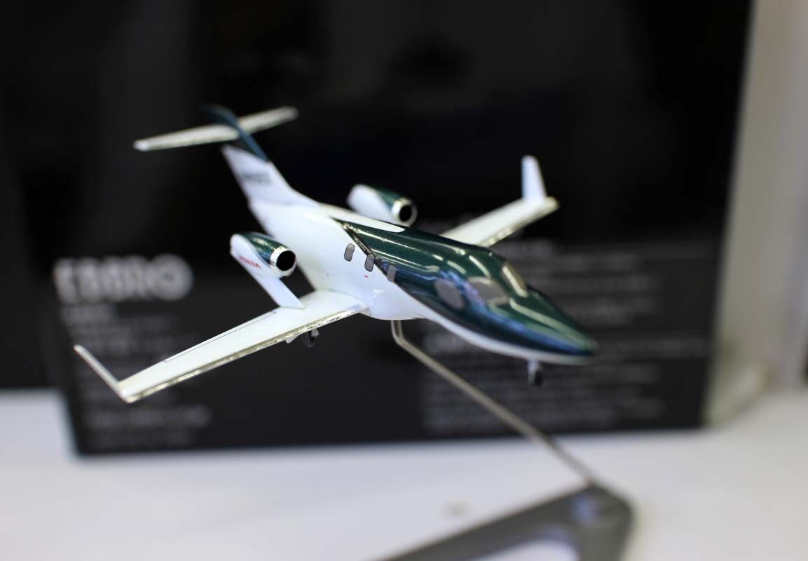 HONDAJET JET Business Jet Small Airplane Model (1/144 Scale)