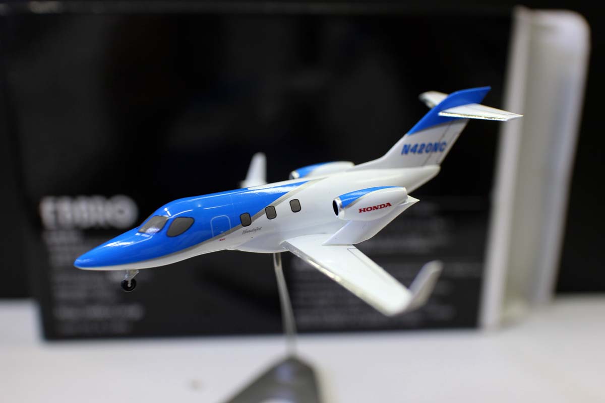 HONDAJET JET Business Jet Small Airplane Model (1/144 Scale)