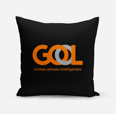 Gol Linhas Aéreas Inteligentes design on black pillow