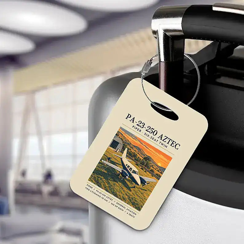 Piper PA-23-250 Aztec - Poster - Luggage Tag - Beige