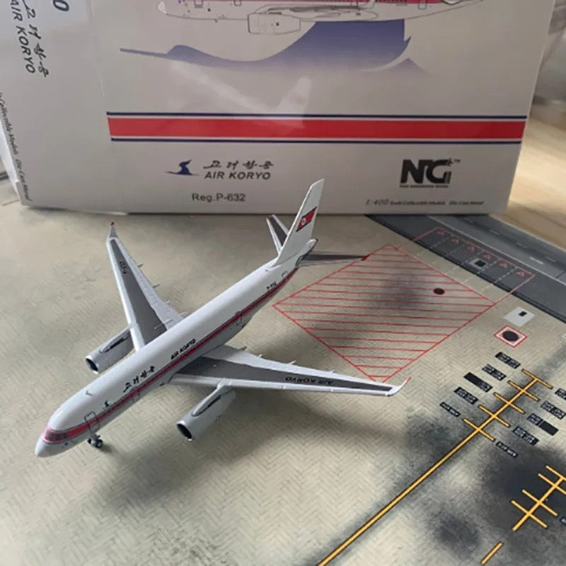 Air KoryoTupolev TU204 Tu-204-300 P-632 Airplane Model (1/400 Scale)