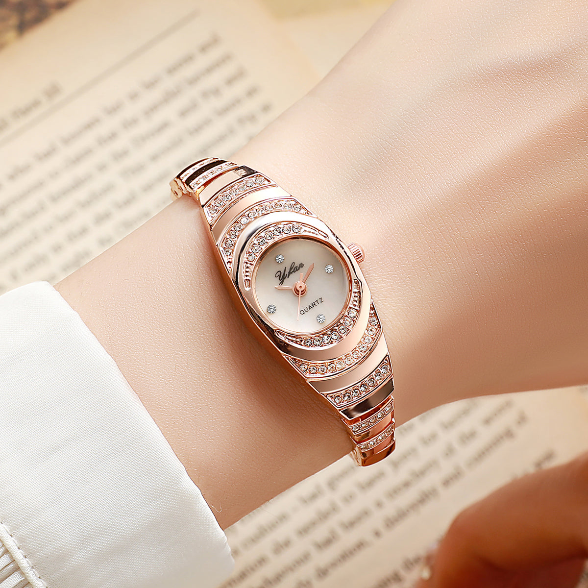 Elegant Women Watches Fashion Rhinestone Ladies Quartz Watch Bracelet Wristwatches