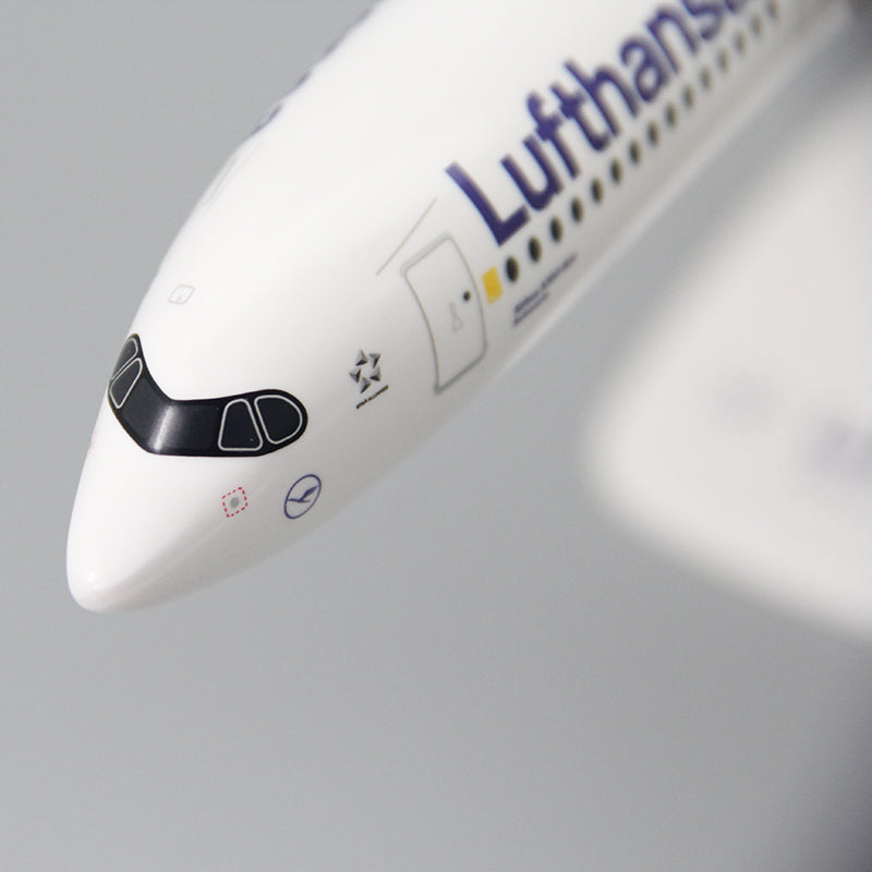 Lufthansa Airline Airbus A350-900 Airplane Model(1/200 Scale)