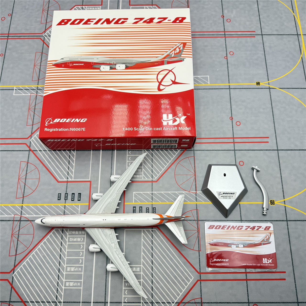 Boeing original factory B747-8 Airplane Model (1/400 Scale)
