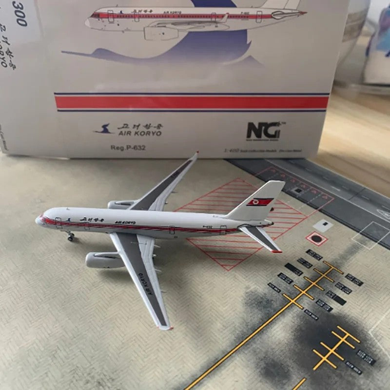 Air KoryoTupolev TU204 Tu-204-300 P-632 Airplane Model (1/400 Scale)