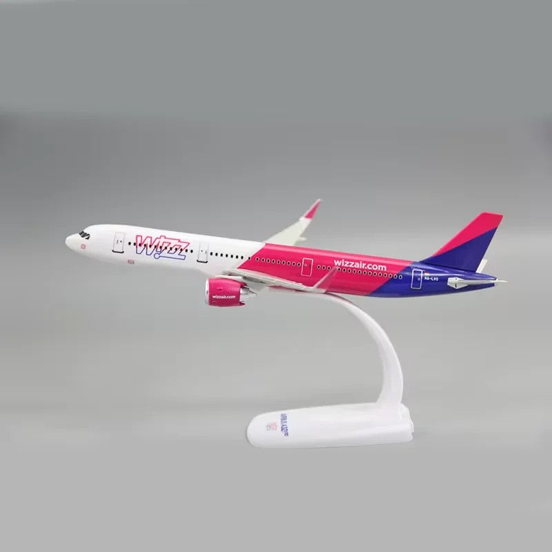 Wizzair Airbus 321 neo A321neo Airplane Model (1/200 Scale)
