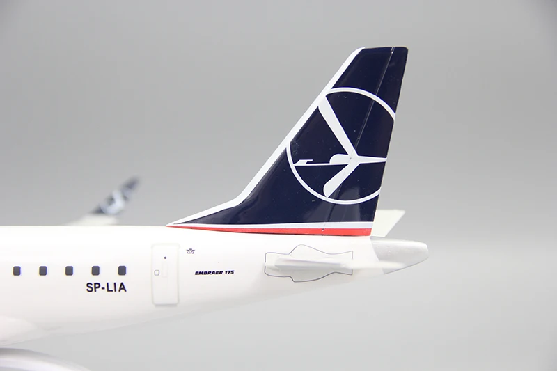 LOT Polish Air E175 E-175 Airplane Model (1/100 Scale)