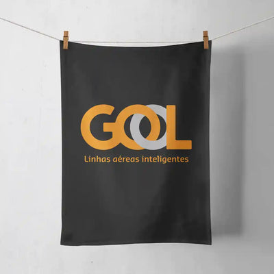 Gol Linhas Aéreas Inteligentes design on black towel