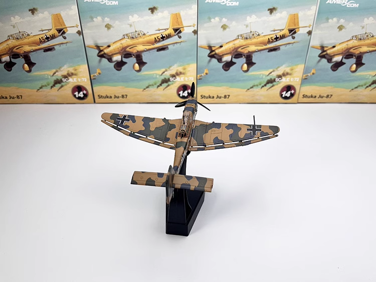 1/72 Junkers Ju 87 Dive Bomber And Ground-Attack Aircraft Airplane Model