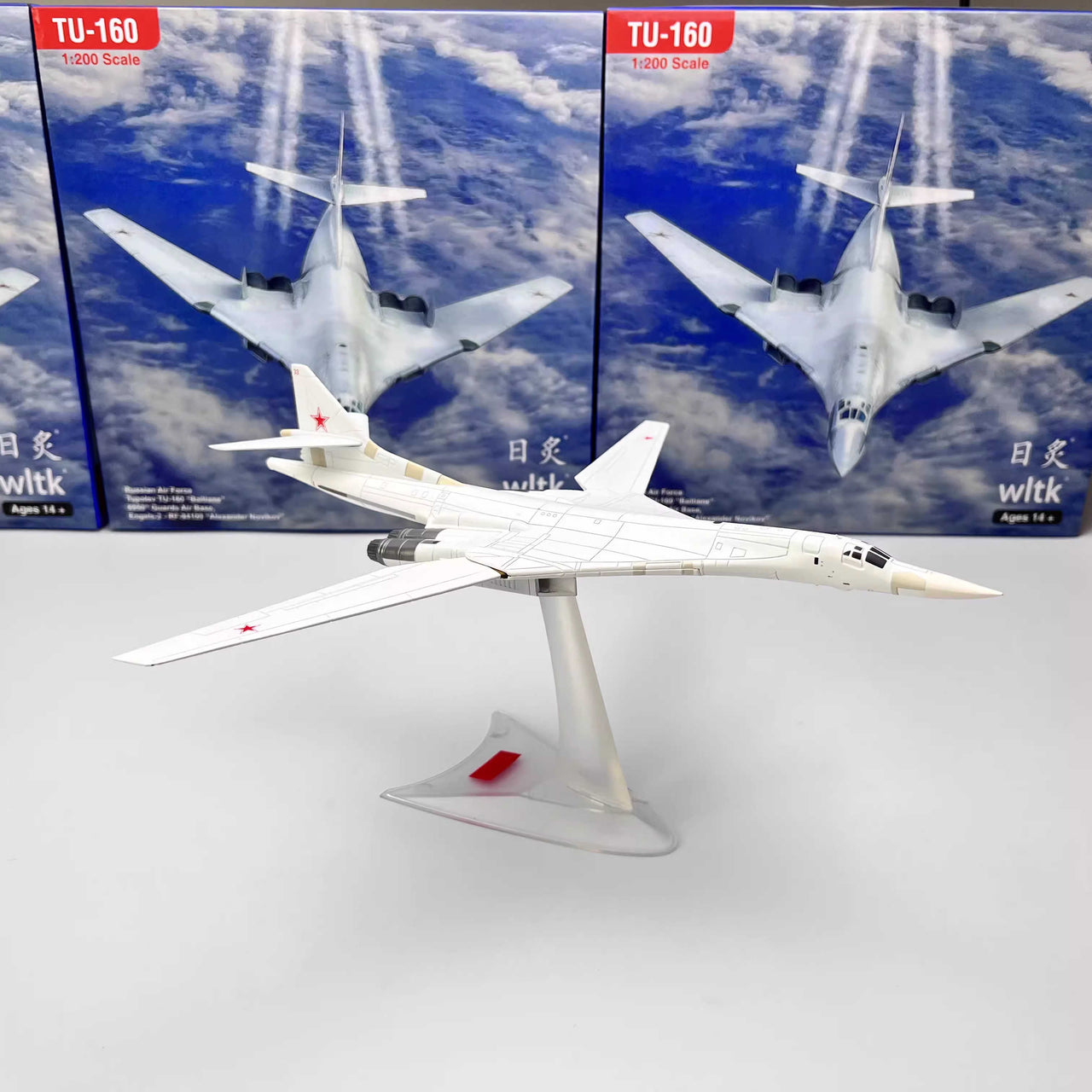 1/200 Tupolev Tu-160 Supersonic strategic heavy bomber Aircraft Model